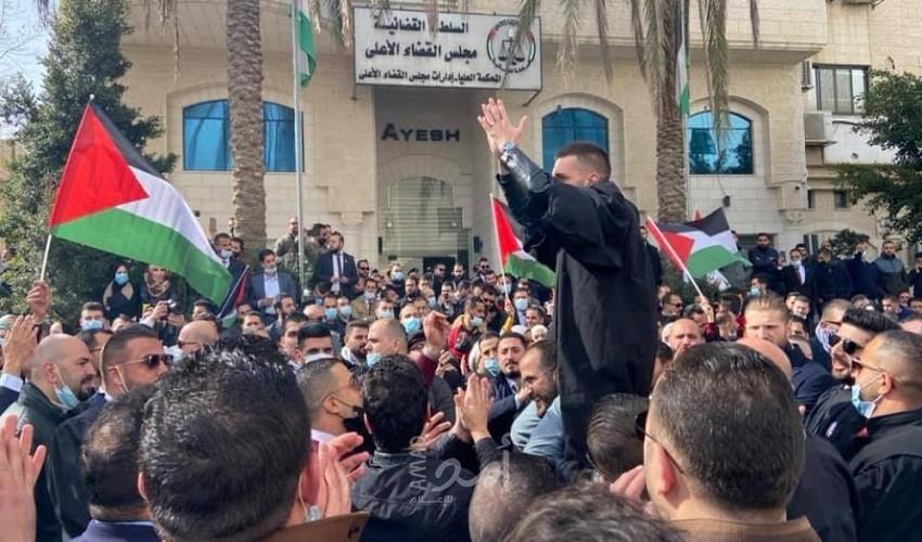 رام الله: وقفة احتجاجية للمحامين أمام مجلس القضاء الأعلى - صور