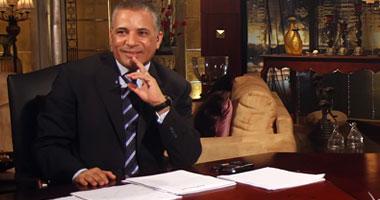 إعلامي مصري يهدد زملائه بفضحهم اذا لم يعتذروا للجيش المصري