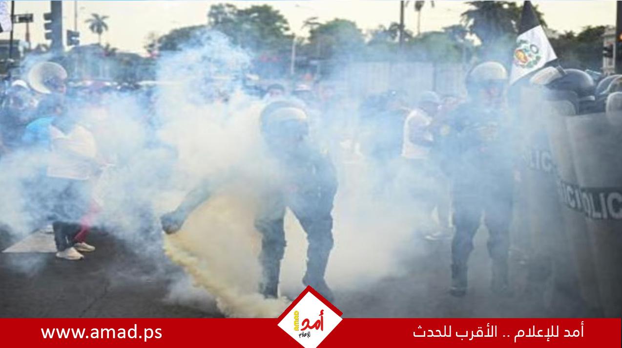 الآلاف يتظاهرون في البيرو.. واشتباكات في وسط العاصمة