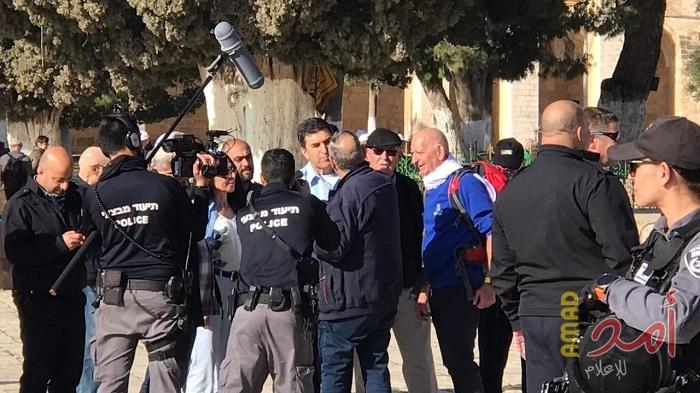 مستوطنون يقتحمون الأقصى بحراسةٍ مشددة
