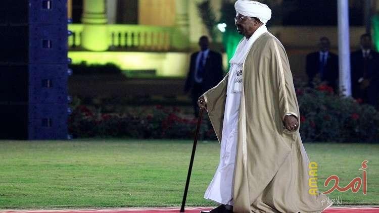البشير لمطالبيه بالتنحي: استعدوا لانتخابات 2020