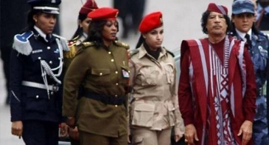 الحارسة الشخصية للقذافي تكشف سر تجنيده للنساء