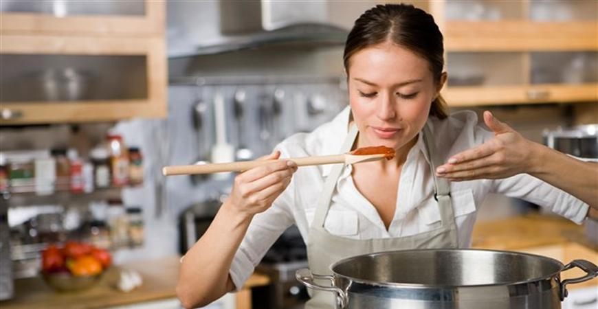 سر ظهور الدم داخل الدجاج بعد طبخها .. تعرفي