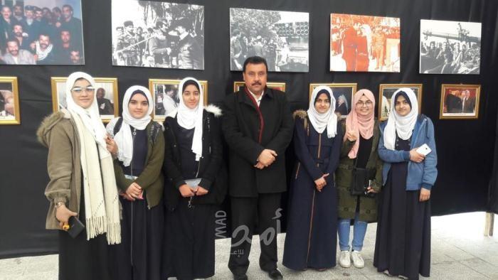 وفد من تعليم خان يونس يزور معرض صور الذاكرة الوطنية الفلسطينية