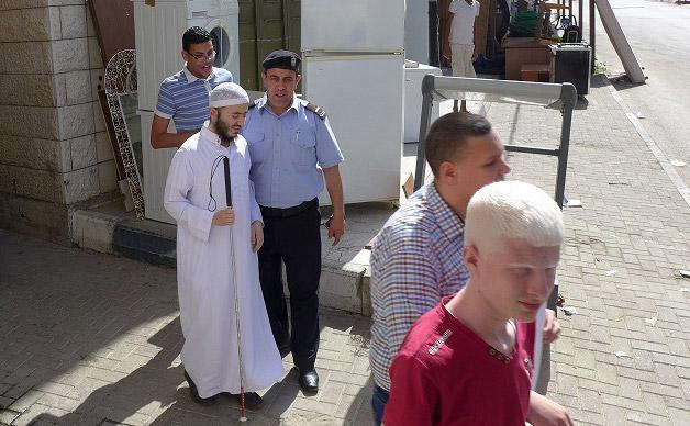 الشرطة تشارك في حفل تخريج طلبة "قلقيلية الخيرية للمكفوفين"