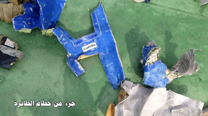 السلطات الفرنسية ترجح سقوط طائرة مصر للطيران بسبب بطارية هاتف