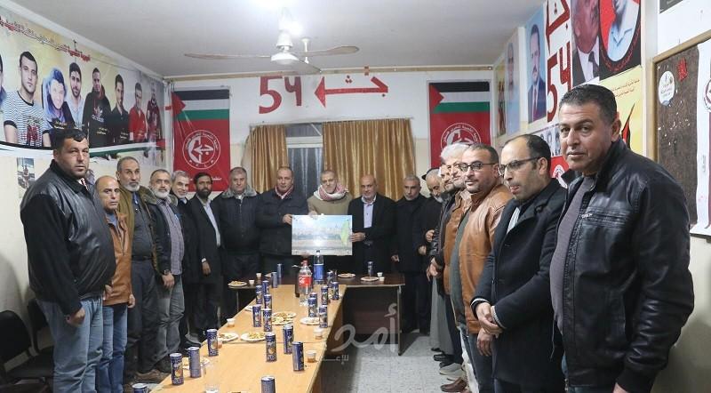 غزة: وفد من حماس يزور مكتب الشعبية لتهنئتها بذكرى الانطلاقة