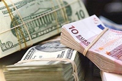 الدولار في اعلى مستوياته منذ 13عاما