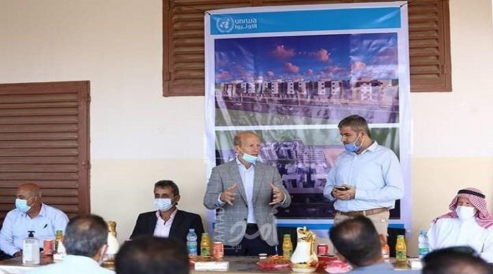غزة: الأونروا توقع عقداً لبناء 121 شقة سكنية لصالح لاجئين من دير البلح