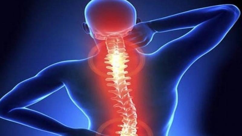 أشهر أعراض آلام العمود الفقري وطرق الوقاية العلاج