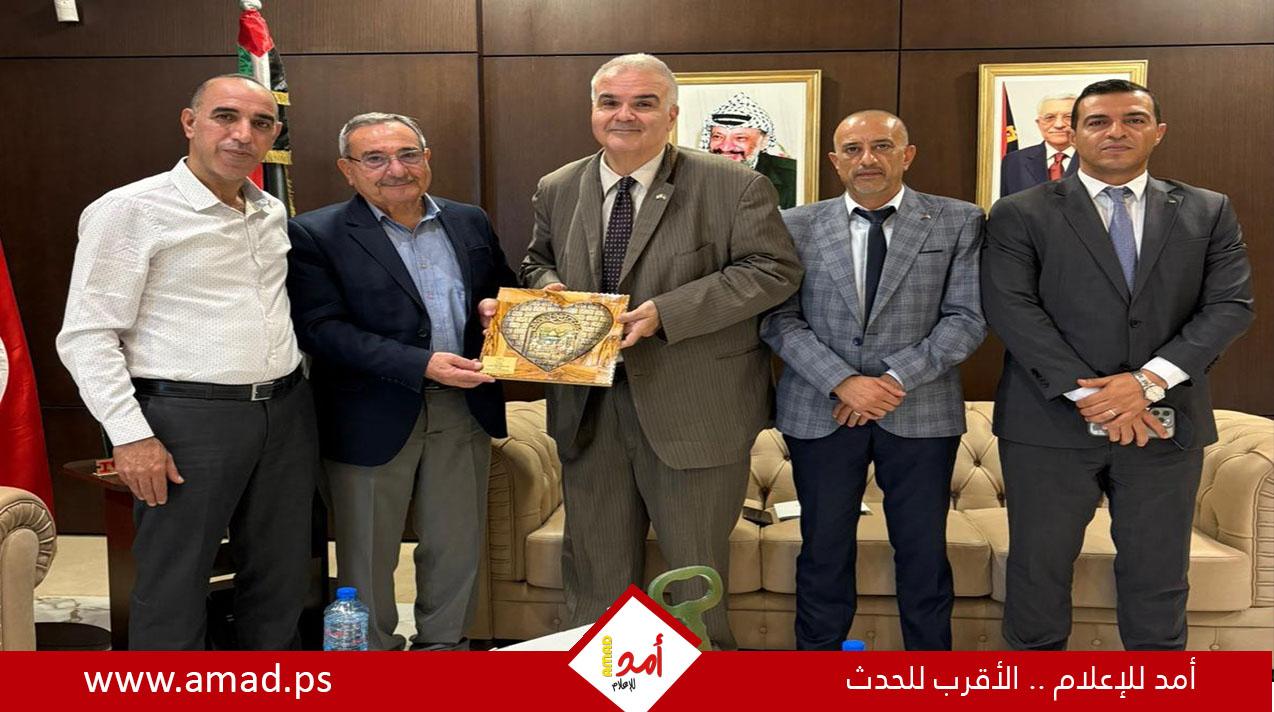 وفد دائرة الأبارتهايد  يلتقي السفير في تونس لبحث مواجهة سياسات الاحتلال