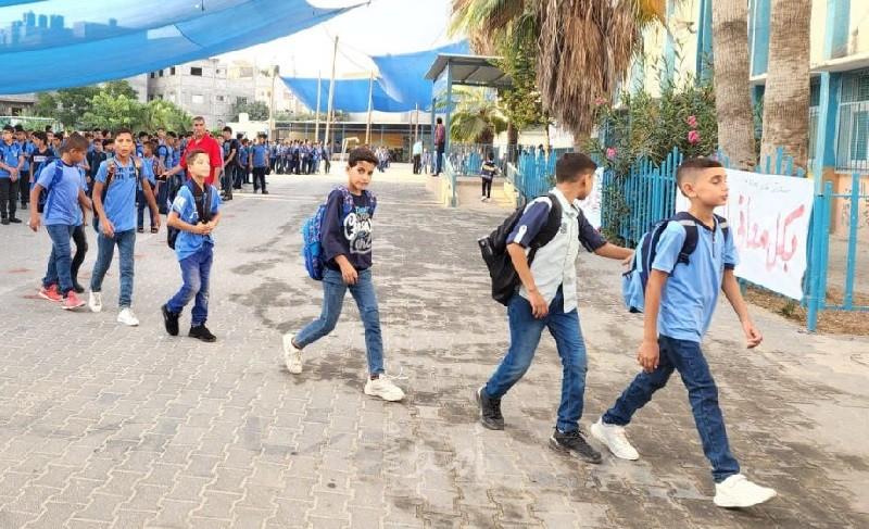 التربية الفلسطينية: دوام المدارس من يوم الاحد وحتى الثلاثاء المقبل يبدأ الساعة 9 صباحا