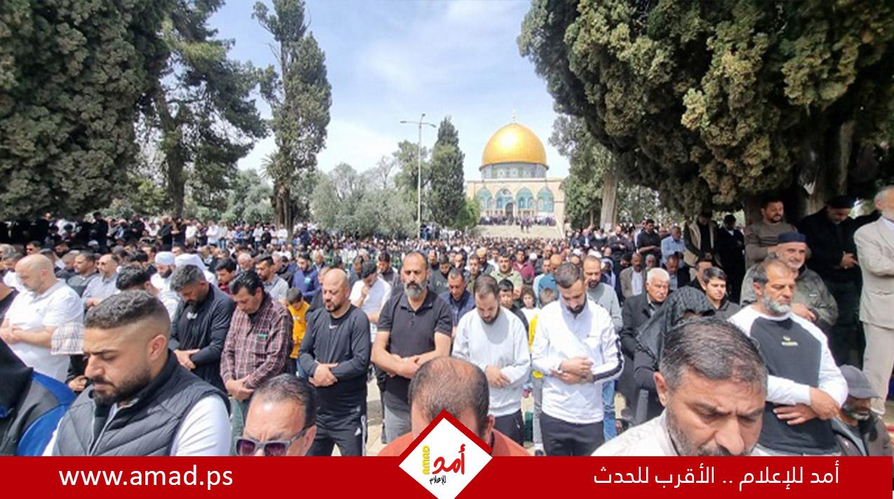 (30) ألف مصلٍ أدوا صلاة الجمعة في "المسجد الأقصى"