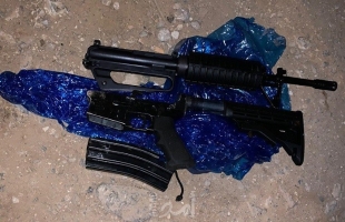 إعلام عبري: سرقة عشرات قطع السلاح من داخل مدرسة في عكا