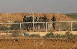 جيش الاحتلال يعتقل فلسطينيين حاولا التسلل من غزة