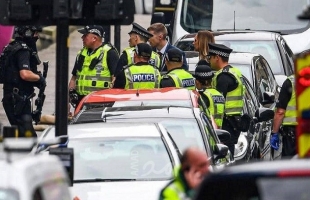 بريطانيا: "طعن" شرطيَين وسط لندن وتوقيف رجل!