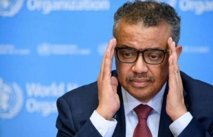 مدير الصحة العالمية يروي عن نجاته من الموت خلال غارة إسرائيلية على مطار صنعاء - فيديو