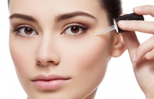 طريقة عمل سيروم طبيعي في المنزل يعزز نضارة البشرة