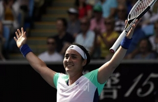 التونسية أنس جابر أول لاعبة تنس عربية تدخل قائمة العشرة الأوائل عالميًا