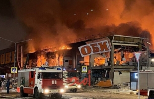 مصرع شخص في "حريق ضخم" بمركز تجاري في ضواحي العاصمة الروسية- فيديو