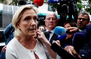 الأحزاب الفرنسية تتحرك لعرقلة فوز اليمين المتطرف بالانتخابات