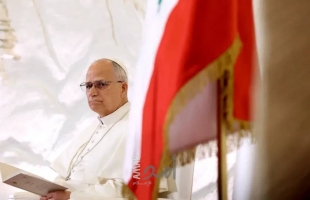 قبل مغادرته لبنان.. بابا الفاتيكان يدعو إلى الوحدة وتخطي عقلية الانتقام..وعون يشكره