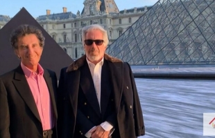 شرطة فرنسا تفتش (معهد العالم العربي) بسبب صلات رئيسه السابق لانغ بإبستين