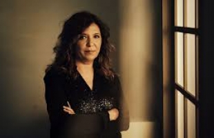 المخرجة كوثر بن هنية ترفض جائزة "سينما من أجل السلام" في برلين