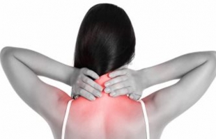 7 عادات يومية للوقاية من مشاكل الرقبة