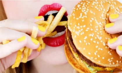 الأطعمة المصنعة تضعف عضلاتك حتى لو وزنك طبيعي