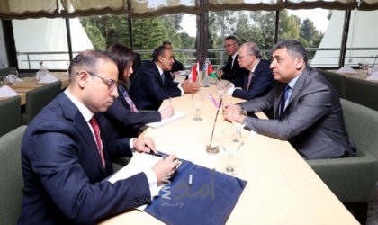 مصطفى يبحث مع وزير الخارجية المصري جهود وقف العدوان على قطاع غزة
