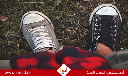 تفسير حلم ارتداء حذائين مختلفين.. حيرة في القرارات أو سعي
