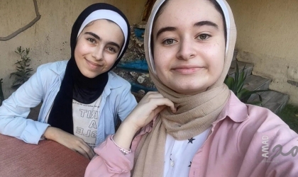 اختيار الشقيقتين تالا وفرح سامر موسى من غزة ضمن أفضل 35 فريقًا عالميًا في جائزة الأرض 2026