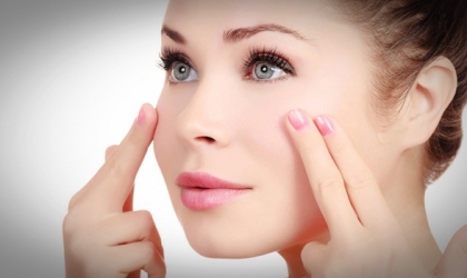 أخطاء شائعة تتسبب فى ظهور تجاعيد البشرة خلال فصل الصيف