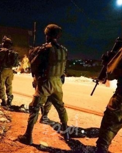 جيش الاحتلال يعتقل المواطن " إدريس غيث" ونجله من الخليل