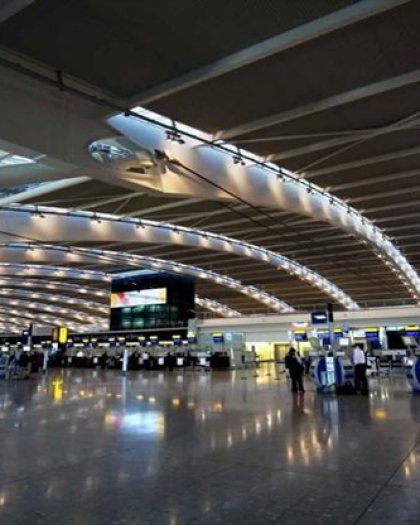 لندن: حريق هائل في مطار هيثرو بسبب ماس كهربائي - فيديو