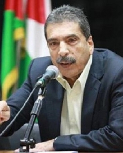 في رسالة مفتوحة..الطيراوي يطالب الرئيس عباس التدخل لوضع حد لقضايا الفساد